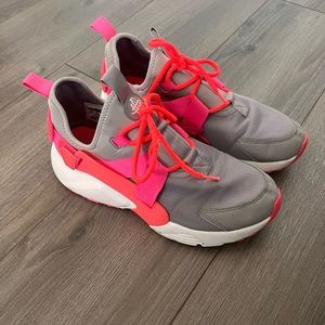 Womens Air Huarache City Low Sneaker Shoes